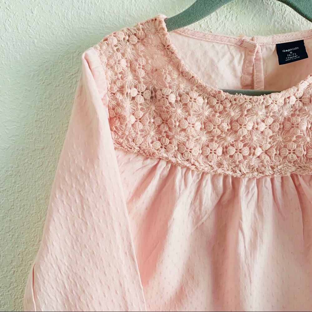 GAP - Pink cotton and lace blouse. - Picture 2 of 6